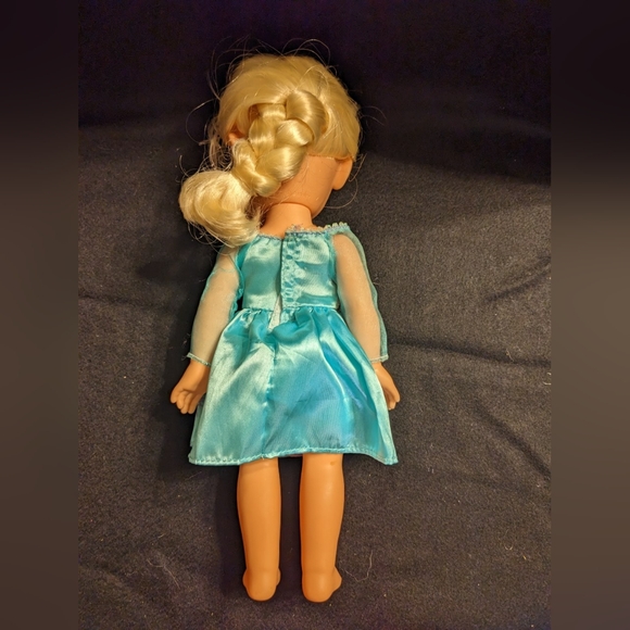 EUC Disney Frozen Toddler Elsa Doll - Picture 7 of 9